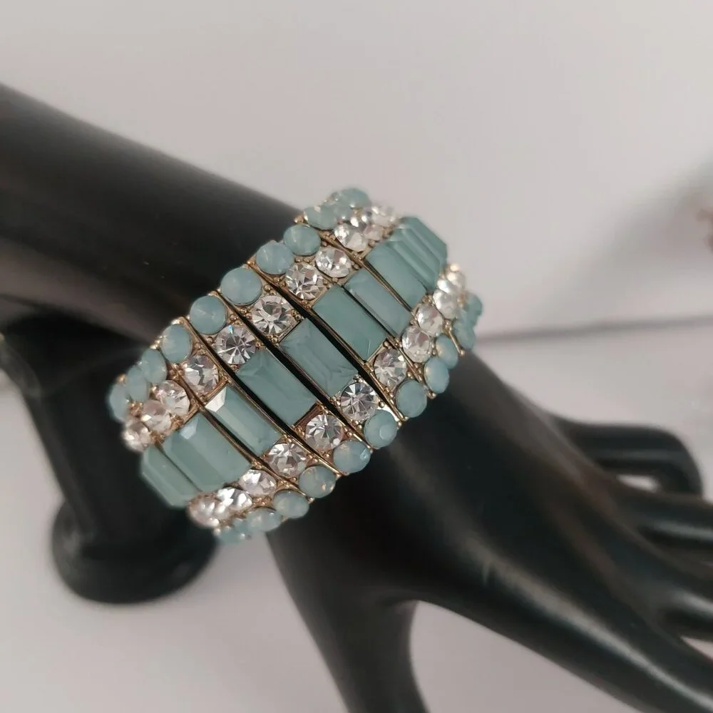 Turquoise Crystal Stretch Bracelet - Brand Unspecified - Picture 7 of 7